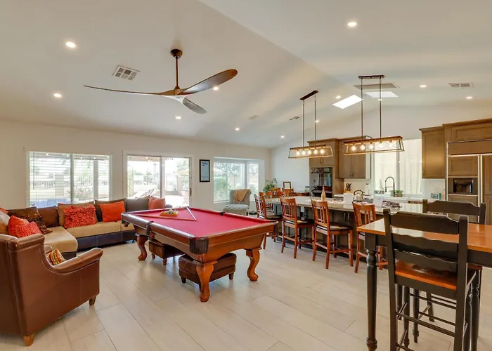 Сasa de vacaciones Pool Table, Golf Course View! Desert Oasis *